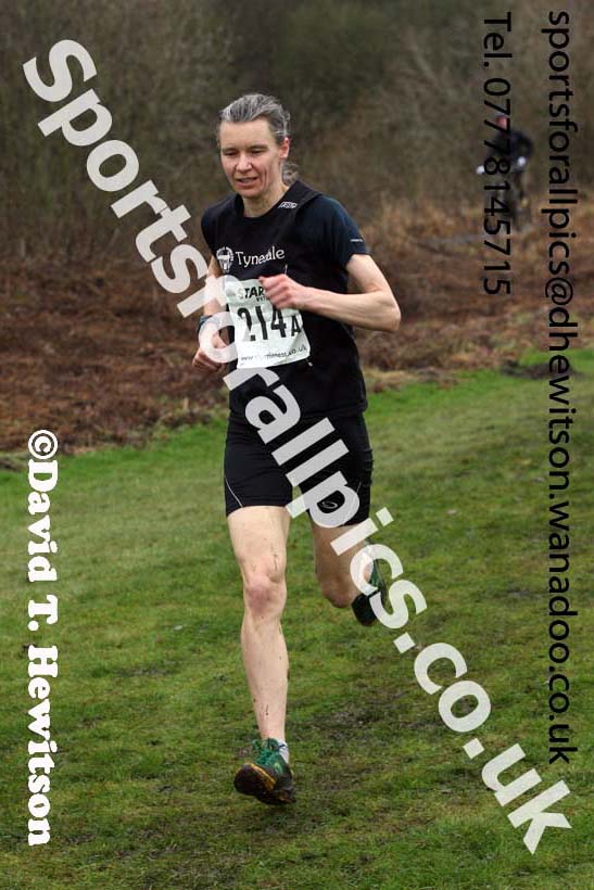 Senior and veteran womens Durham Cathedral Cross Country Relays, Maiden Castle, Durham. Photo: David T. Hewitson/Sports for All Pics